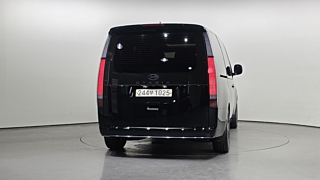 HYUNDAI STARIA 2025