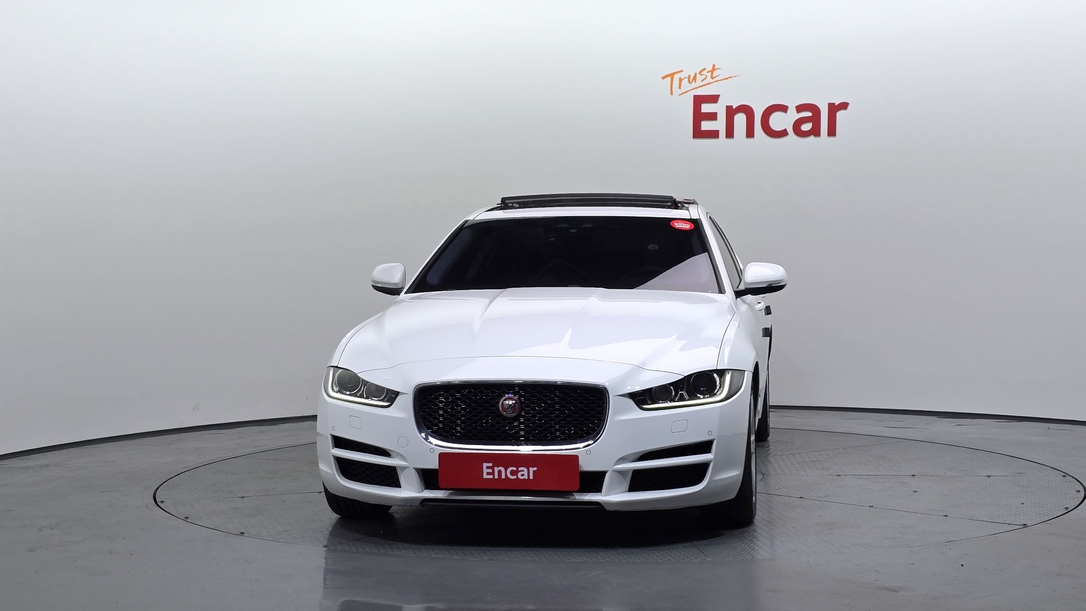 JAGUAR XE 2016