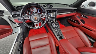 PORSCHE 911 2016