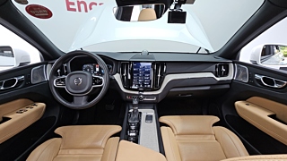VOLVO XC60 2018