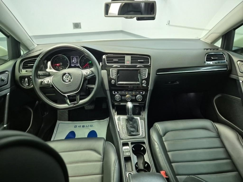 VOLKSWAGEN GOLF 2015
