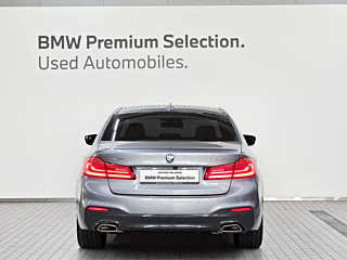 BMW 5-SERIES G30 2017