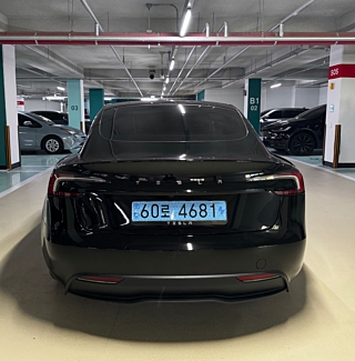 TESLA MODEL 3 2024