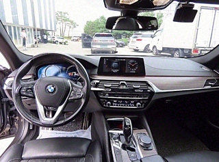 BMW 5-SERIES G30 2018