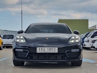 PORSCHE PANAMERA 971 2019