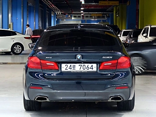 BMW 5-SERIES G30 2018