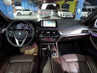 BMW 5-SERIES G30 2018