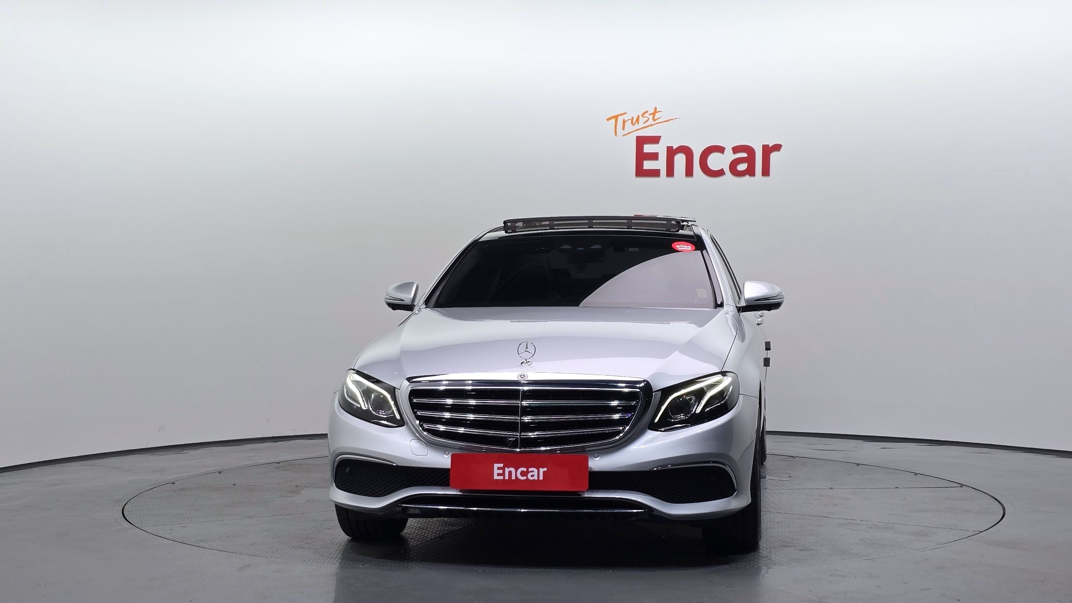MERCEDES BENZ E-CLASS W213 2019