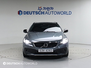 VOLVO V40 CROSS COUNTRY 2018