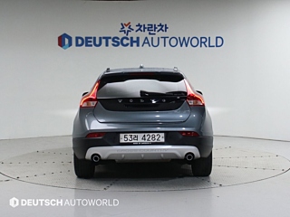 VOLVO V40 CROSS COUNTRY 2018