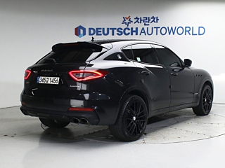 MASERATI LEVANTE 2020