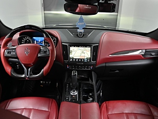 MASERATI LEVANTE 2020