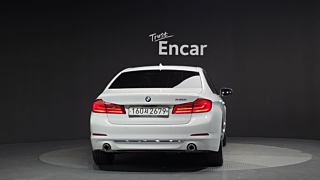 BMW 5-SERIES G30 2019