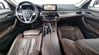 BMW 5-SERIES G30 2019