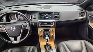 VOLVO V60 CROSS COUNTRY 2017