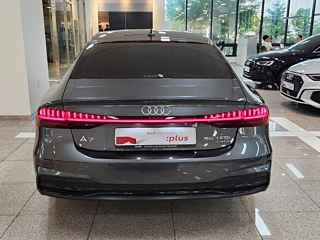 AUDI A7 4K 2024