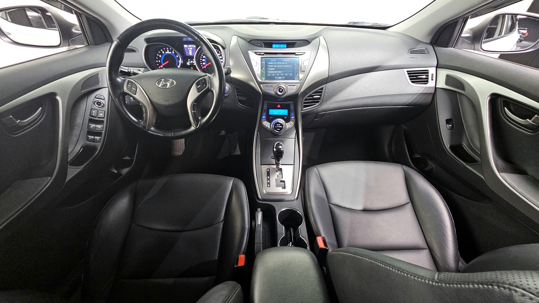 HYUNDAI AVANTE MD 2013