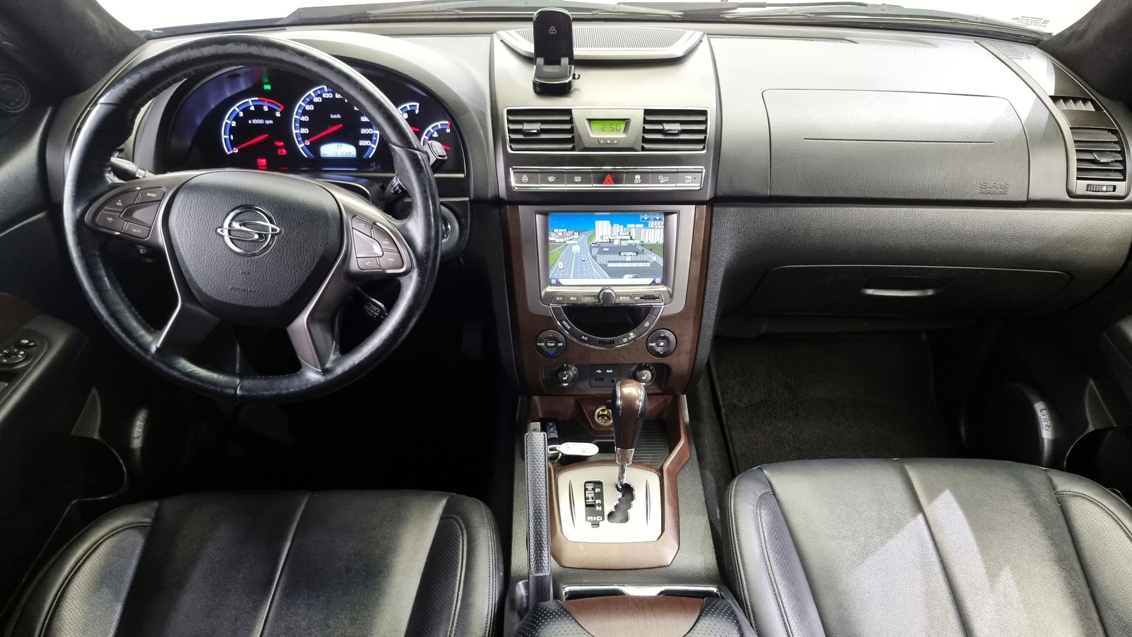 SSANGYONG REXTON W 2015