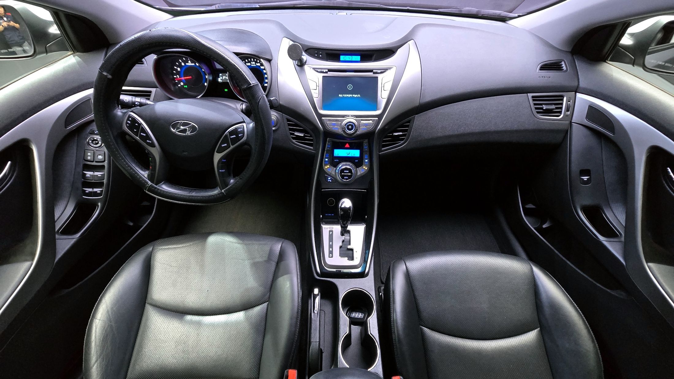 HYUNDAI AVANTE MD 2013
