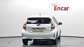 TOYOTA PRIUS C 2018