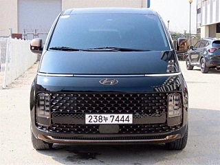 HYUNDAI STARIA  L3.5 Lounge 9 Seater 2022