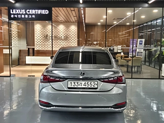 LEXUS ES300H  7 GENERATION Executive 2022