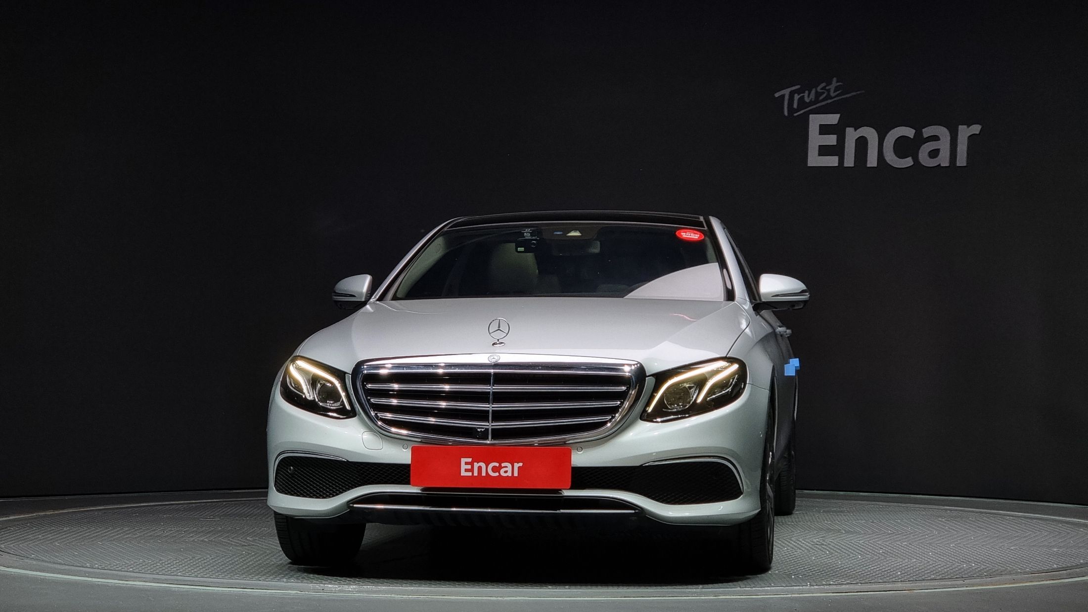 MERCEDES BENZ E-CLASS W213 2016