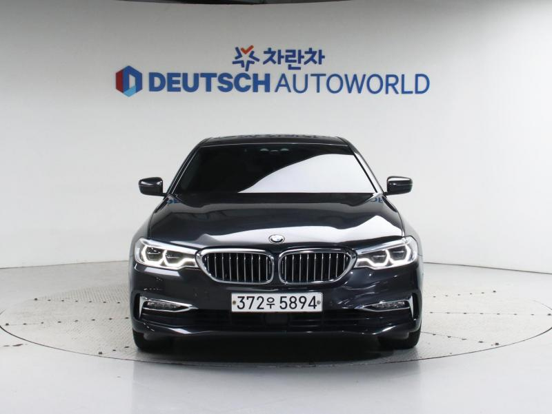 BMW 5-SERIES G30 2018