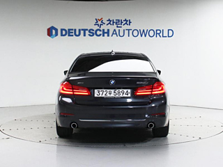BMW 5-SERIES G30 2018