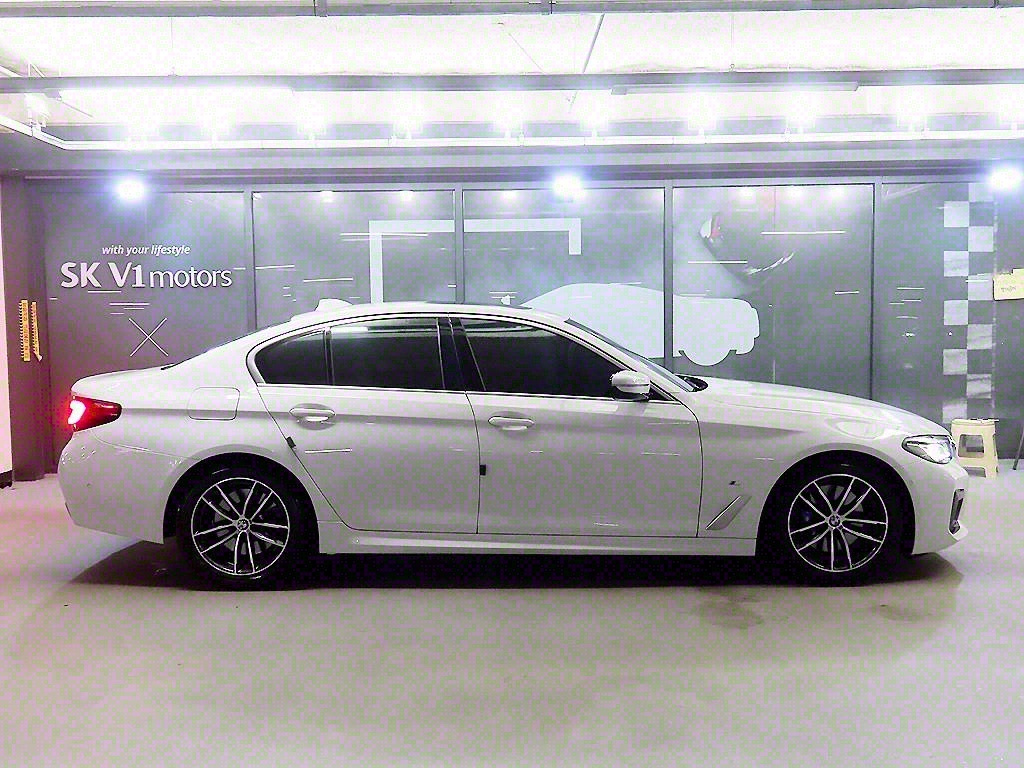 BMW 5-SERIES G30 2022