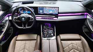 BMW 5-SERIES G60  520i M Sport 2025