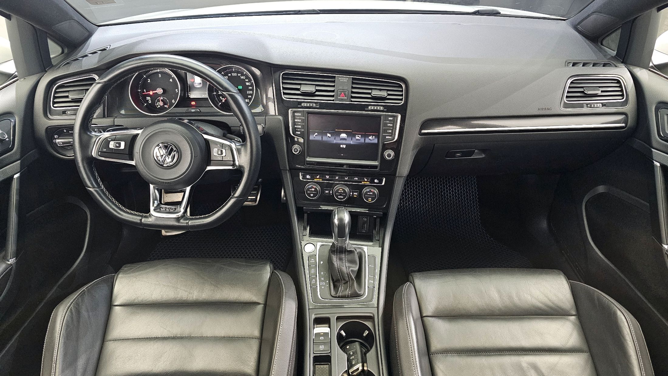 VOLKSWAGEN GOLF 2015