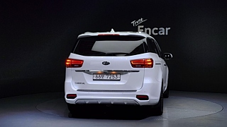KIA CARNIVAL 2018