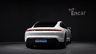 PORSCHE TAYCAN   2024