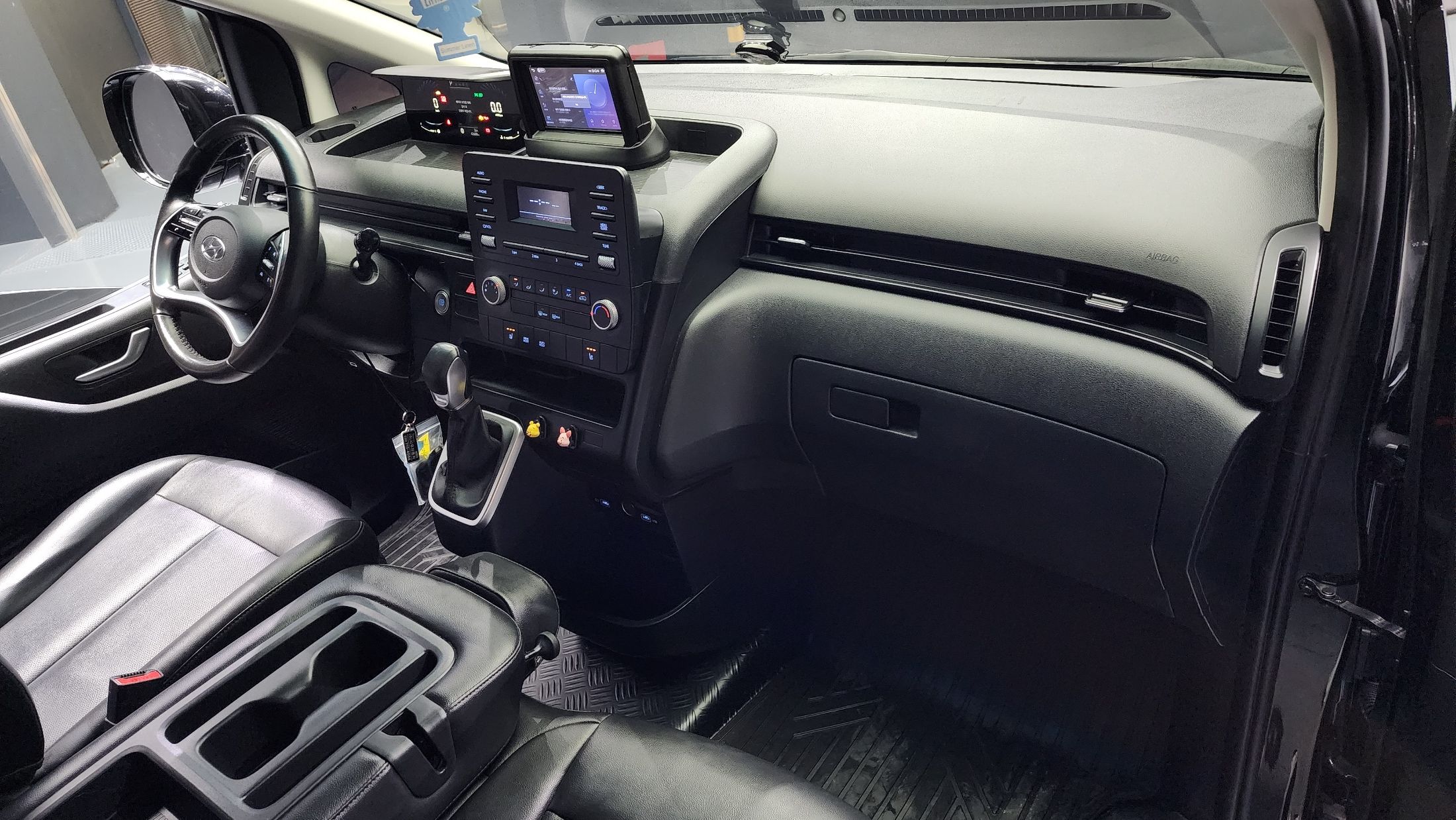 HYUNDAI STARIA 2022