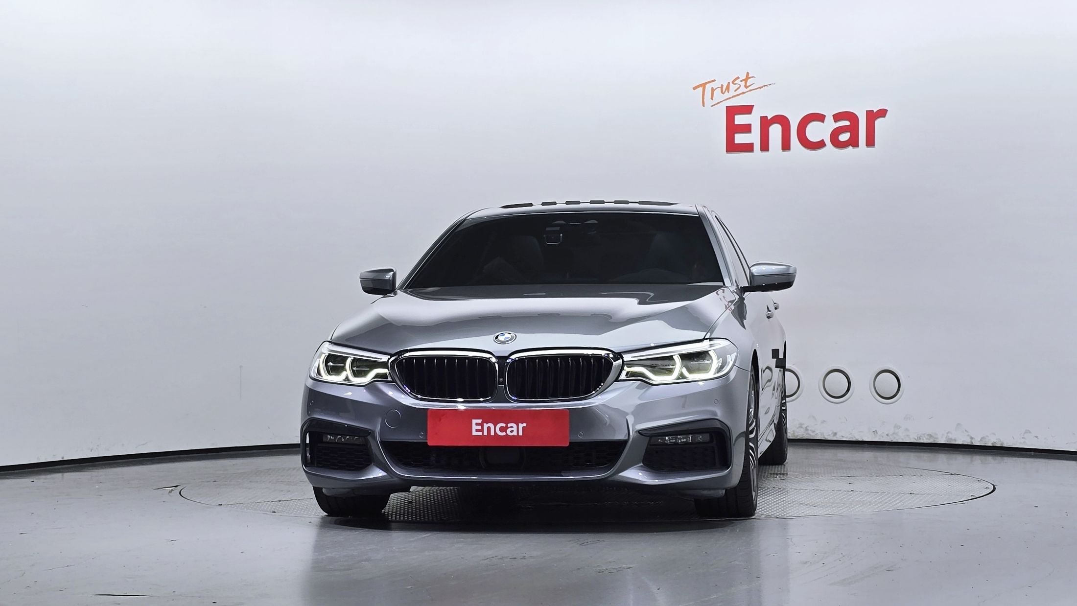 BMW 5-SERIES G30 2019