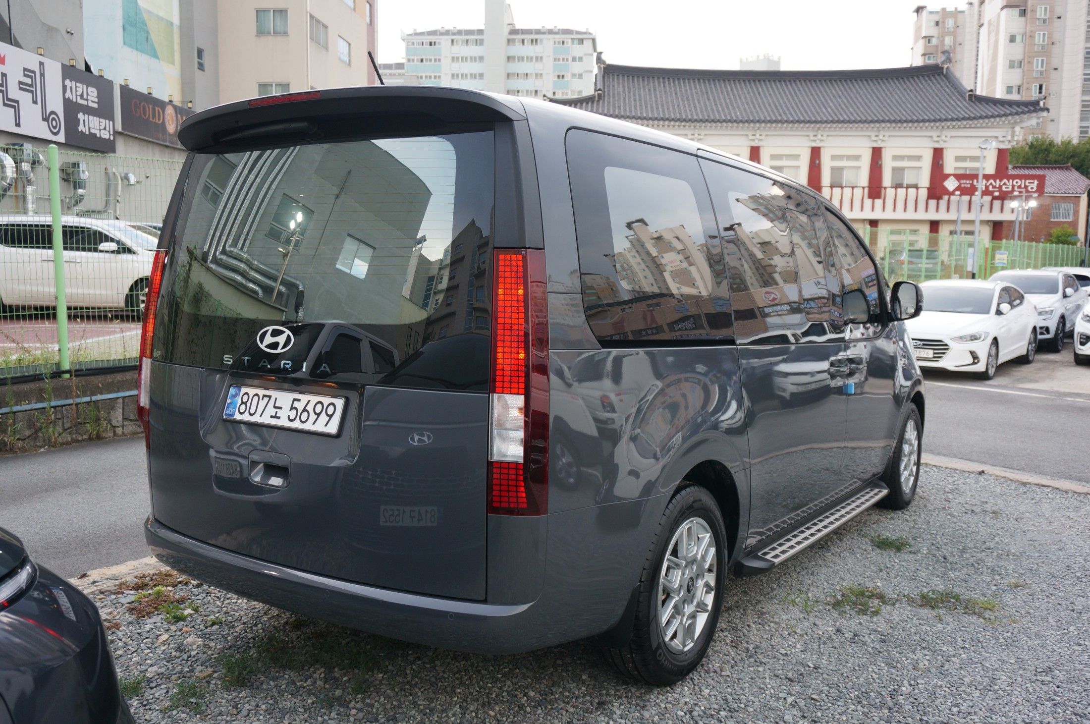 HYUNDAI STARIA 2024