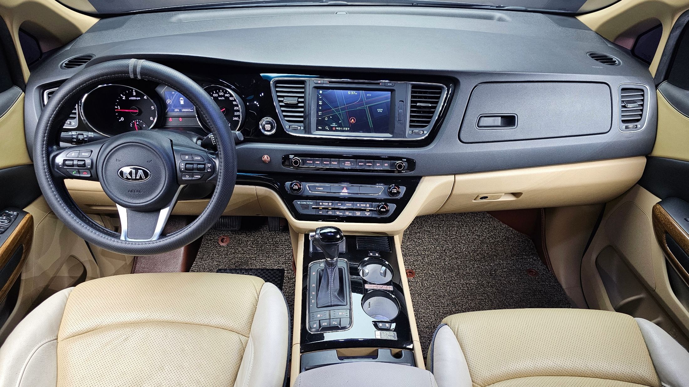 KIA CARNIVAL 2015