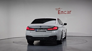 BMW 5-SERIES G30 2021
