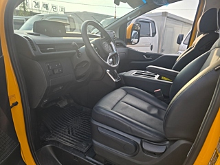 HYUNDAI STARIA 2023