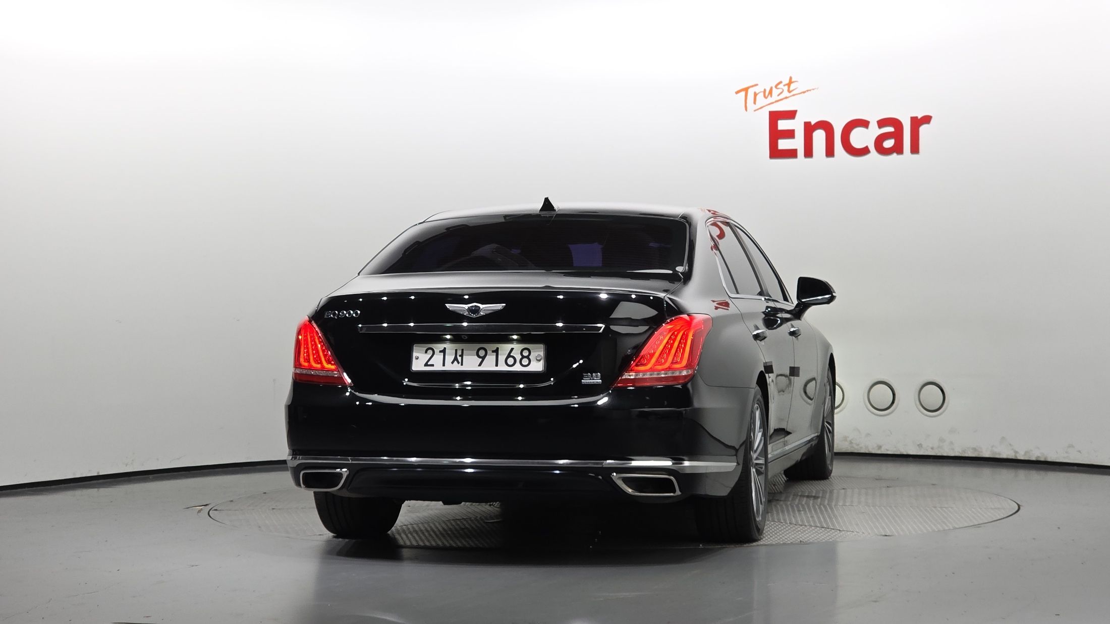 GENESIS EQ900 2016