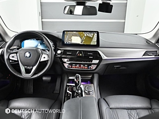 BMW 5-SERIES G30 2022