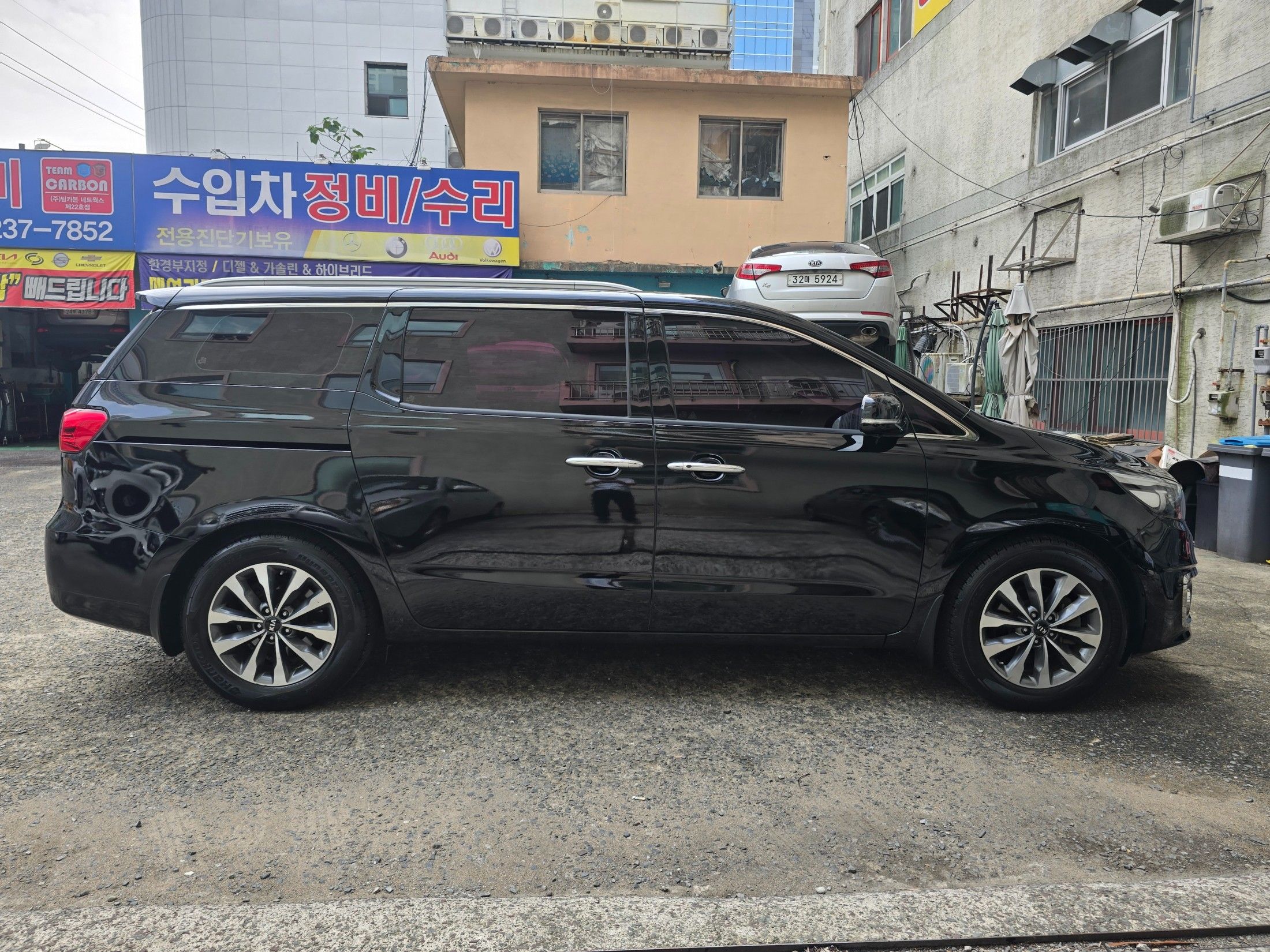 KIA CARNIVAL 2014