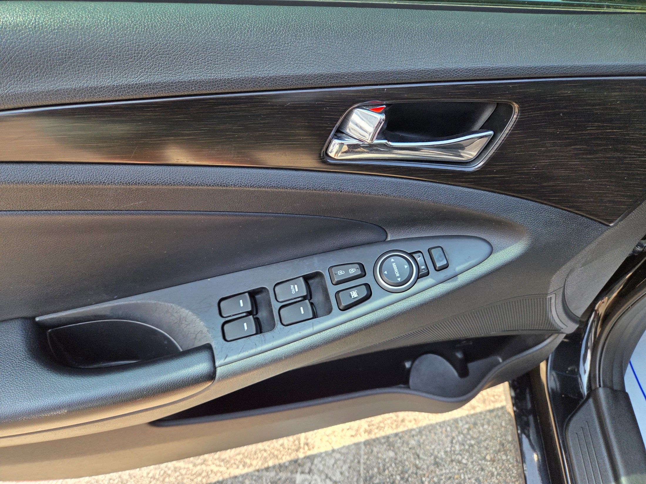 HYUNDAI SONATA THE BRILLIANT 2012