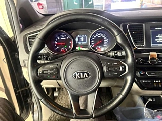 KIA CARNIVAL 2017