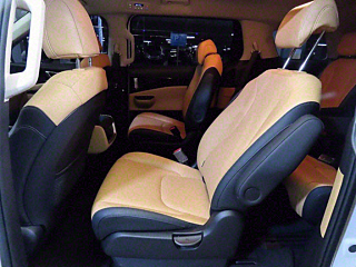 KIA CARNIVAL 2023