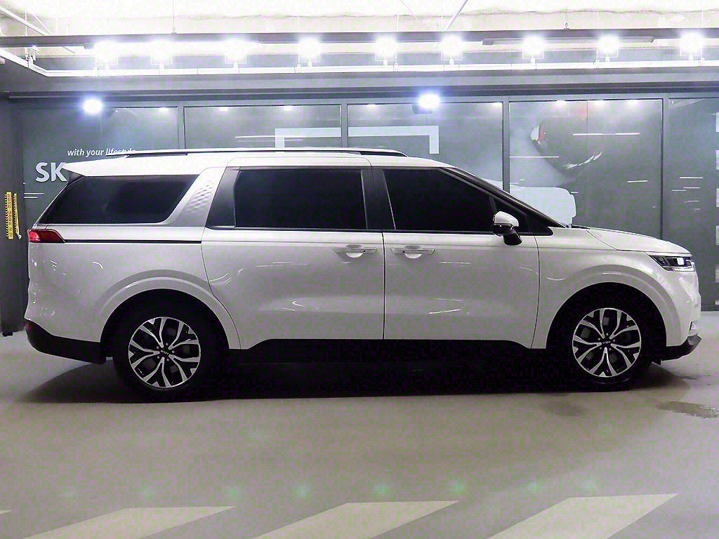 KIA CARNIVAL 2023