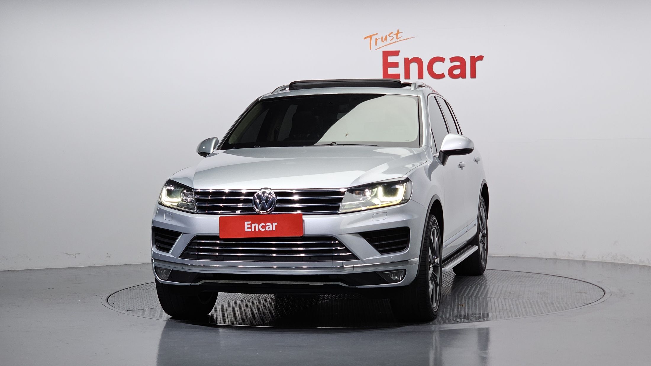 VOLKSWAGEN TOUAREG 2016