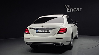 MERCEDES BENZ E-CLASS W213 2019