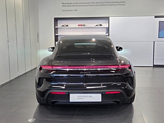 PORSCHE TAYCAN  Turbo S 2024